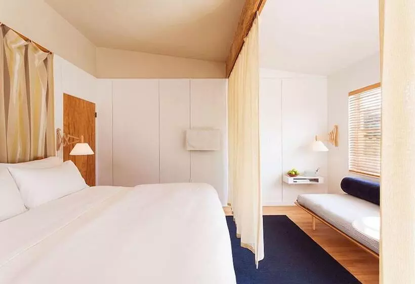اتاق استاندارد با تراس, The Standard Miami