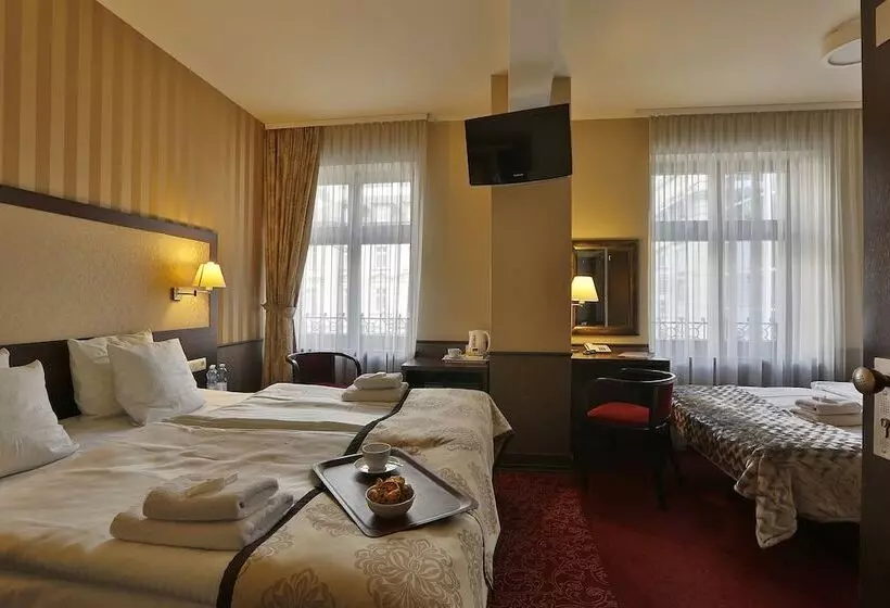 اتاق استاندارد سه نفره, Wielopole