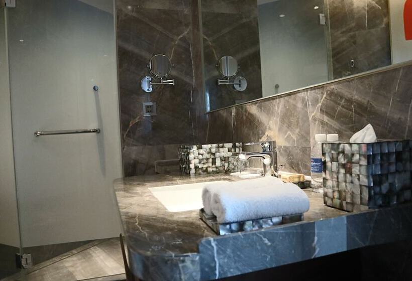 디럭스 스위트, Howard Johnson Huaihai Hotel Shanghai