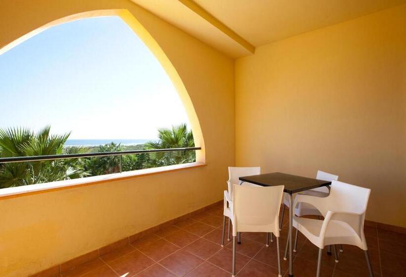 Апартаменты 2 Спальни с Бассейном, Apartamentos Playamarina
