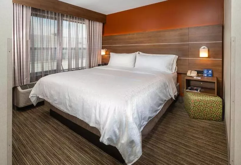 سوئیت با تخت بزرگ, Holiday Inn Express Hotel & Suites Pasco Tricities, An Ihg