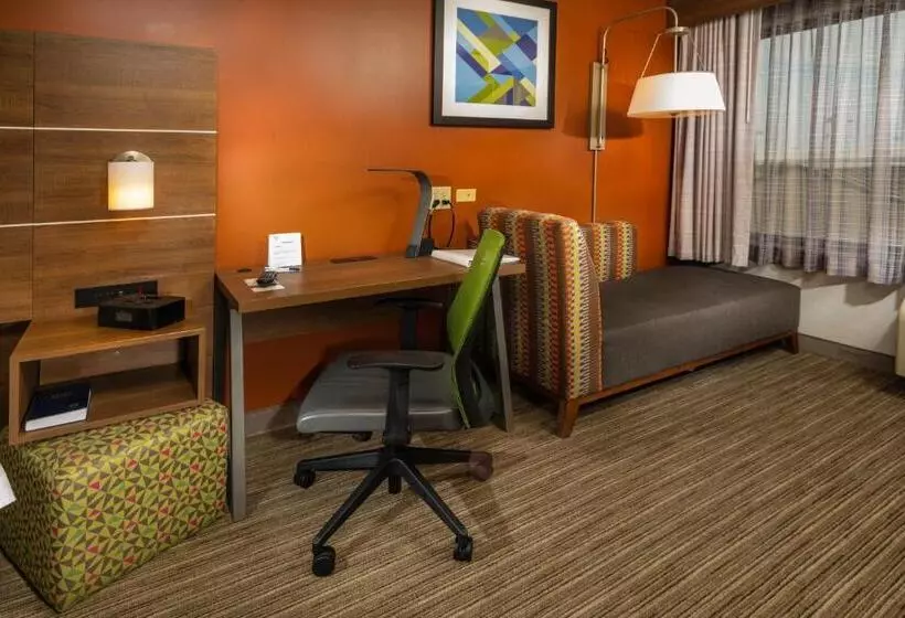 سوئیت برای معلولان, Holiday Inn Express Hotel & Suites Pasco Tricities, An Ihg