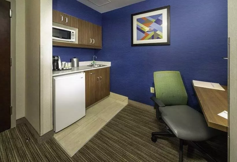 سوئیت برای معلولان, Holiday Inn Express Hotel & Suites Pasco Tricities, An Ihg