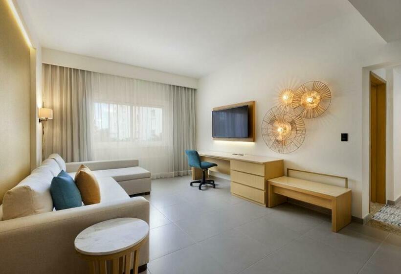 주니어 스위트, Courtyard By Marriott Cancun Airport