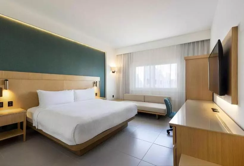 اتاق استاندارد با تخت بزرگ, Courtyard By Marriott Cancun Airport