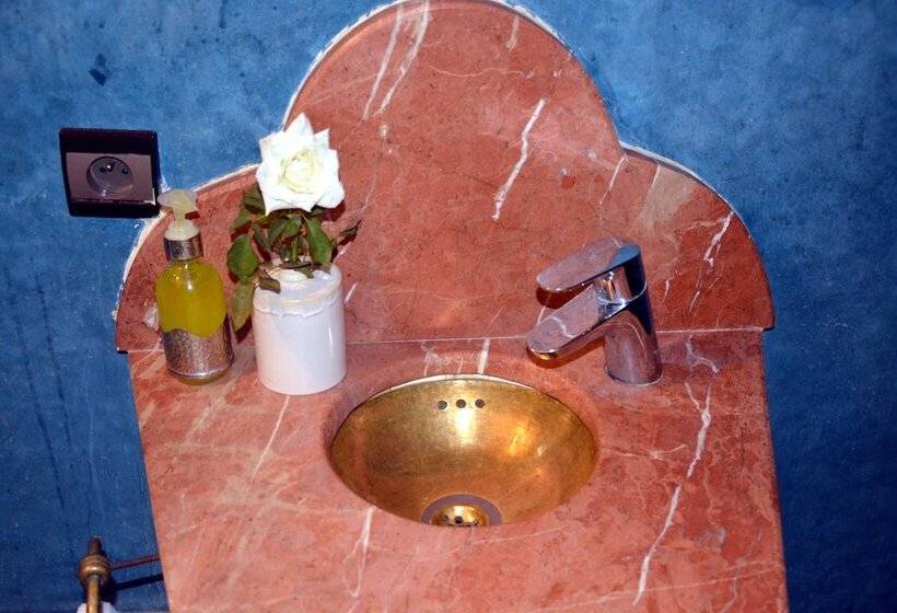 اتاق استاندارد سه نفره, Riad Dar Tuscia