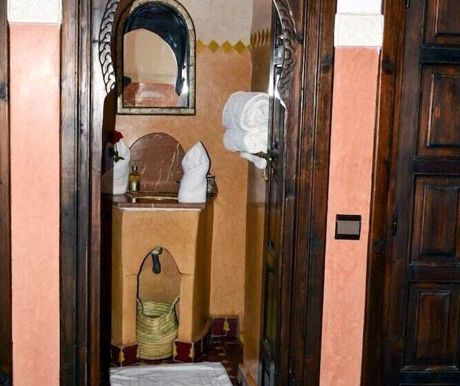 اتاق استاندارد سه نفره, Riad Dar Tuscia