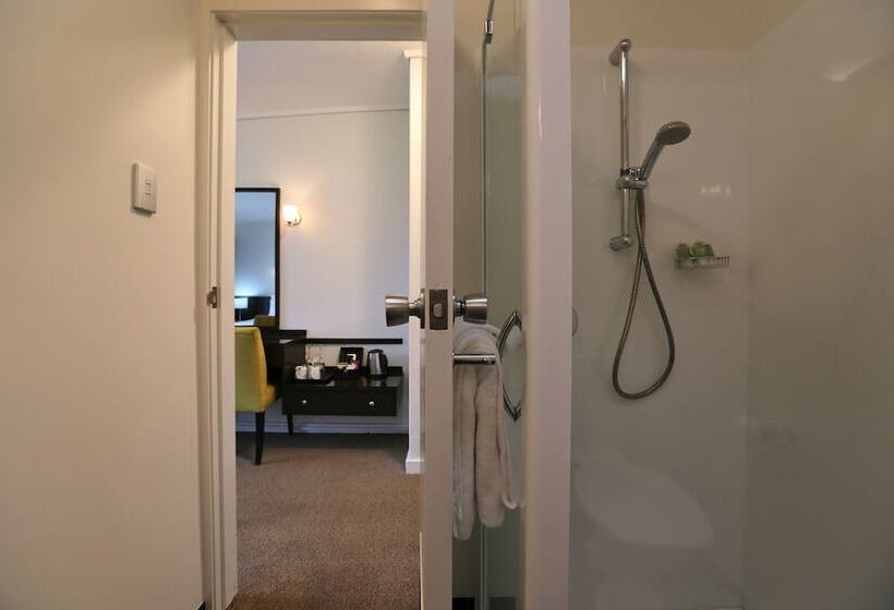 Номер Стандарт Трехместный, Heartland Hotel Haast