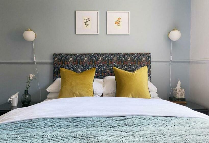 חדר סטנדרט, The Emsworth B&b