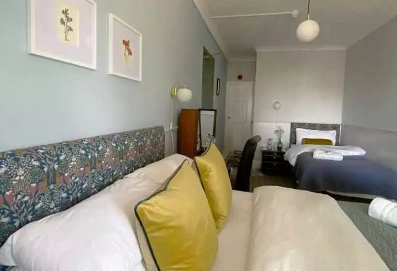 スタンダードトリプルルーム, The Emsworth B&b