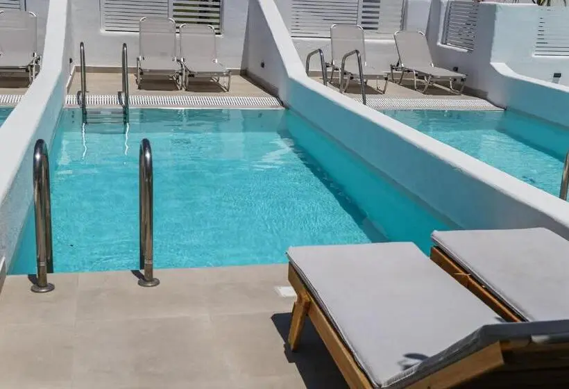 プール付きジュニアスイート, Kamari Beach