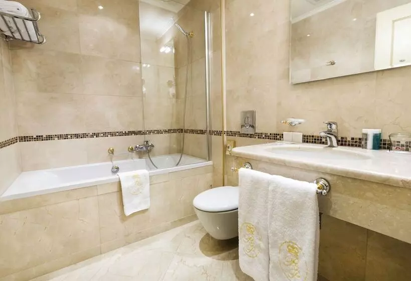 اتاق لوکس, Luxury Family Hotel Royal Palace
