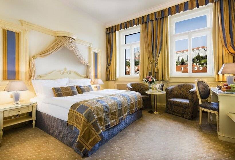 اتاق لوکس, Luxury Family Hotel Royal Palace