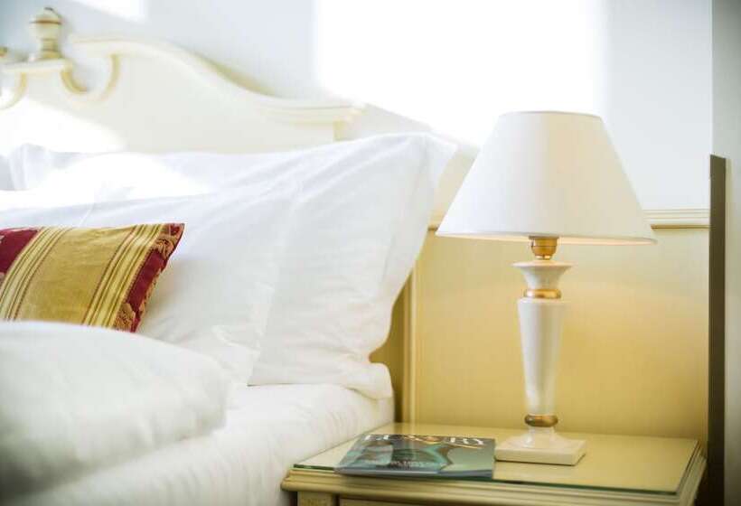 اتاق استاندارد, Luxury Family Hotel Royal Palace