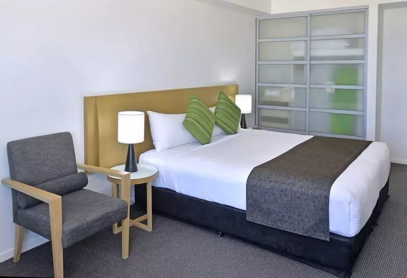 1 Bedroom Apartment City View, Mantra Pandanas