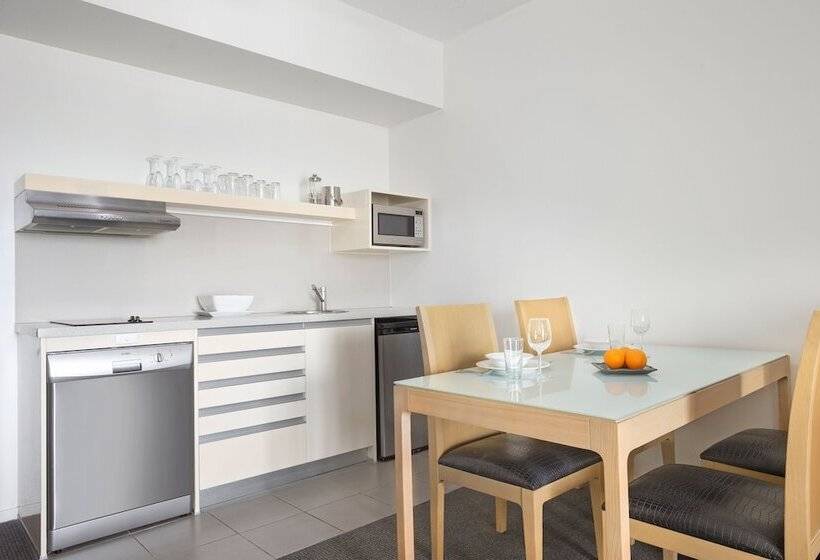 シティビューのスタンダードスタジオ, Mantra Pandanas