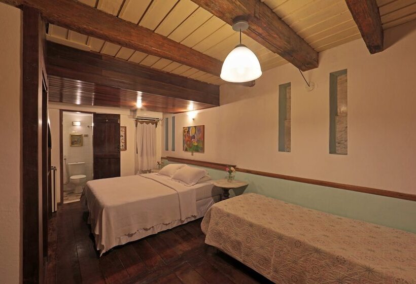 חדר סטנדרט לארבעה, Pousada Do Amparo