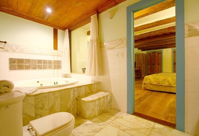 חדר סופריור לארבעה, Pousada Do Amparo