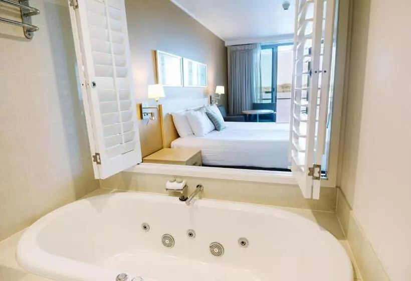 اتاق استاندارد با چشم‌انداز رودخانه, Ramada Hotel & Suites By Wyndham Ballina Byron