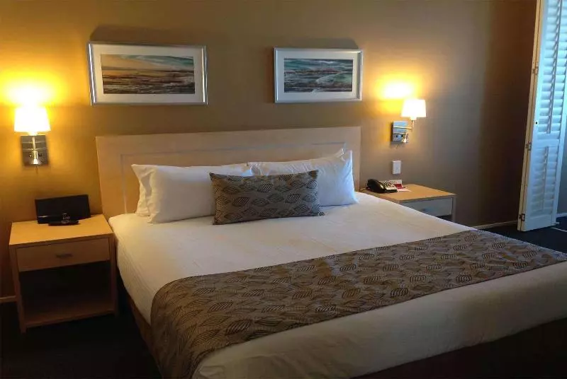 اتاق استاندارد با چشم‌انداز رودخانه, Ramada Hotel & Suites By Wyndham Ballina Byron