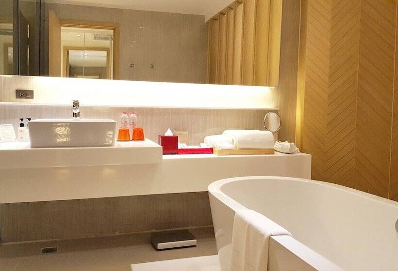 Номер Deluxe, Ramada Resort By Wyndham Khao Lak