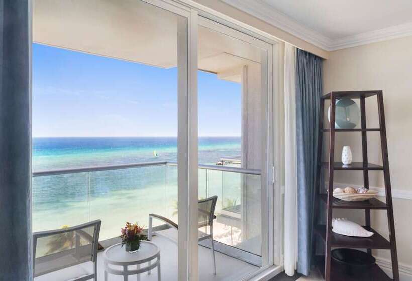 سوییت با چشم‌انداز دریا, Hilton Rose Hall An All Inclusive Resort