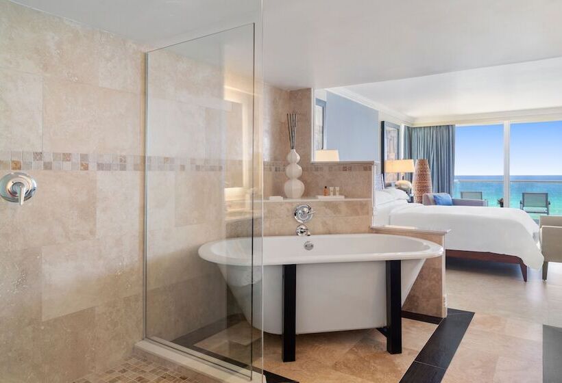 سوییت با چشمانداز دریا, Hilton Rose Hall An All Inclusive Resort