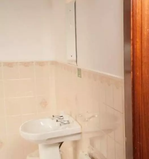 اتاق استاندارد سه نفره, Rusheen Bay House