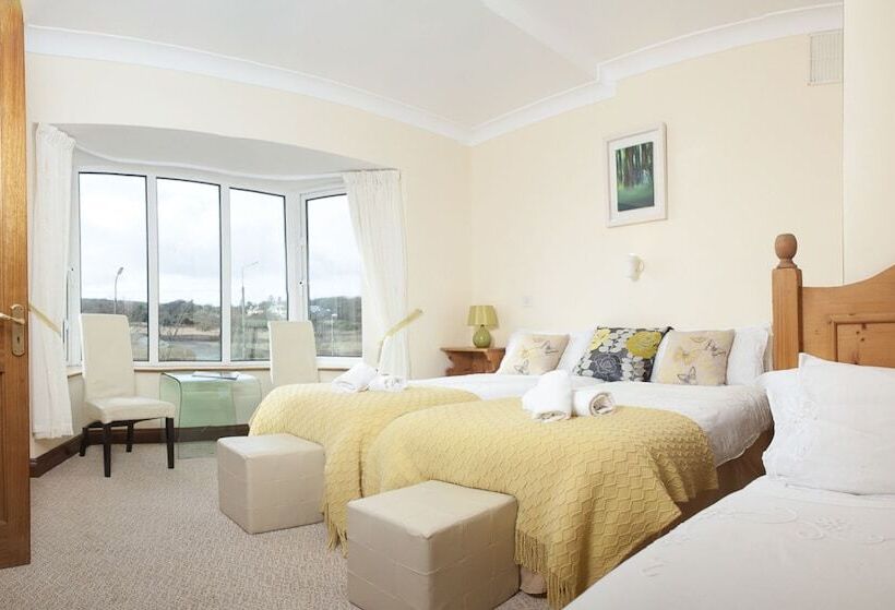 家庭间, Rusheen Bay House