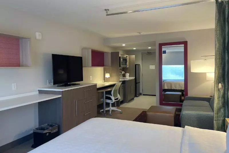 Deluxe Room, Siloso Beach Resort Sentosa