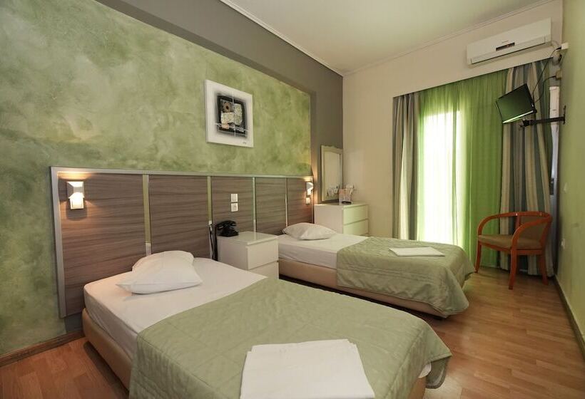 4인용 스탠다드 룸, Socrates