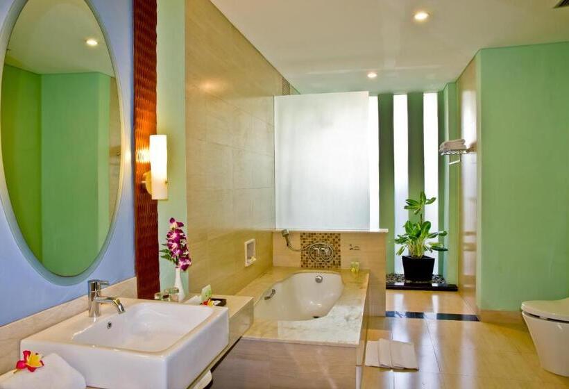 Люкс Вид на Бассейн, The Rani Hotel & Spa