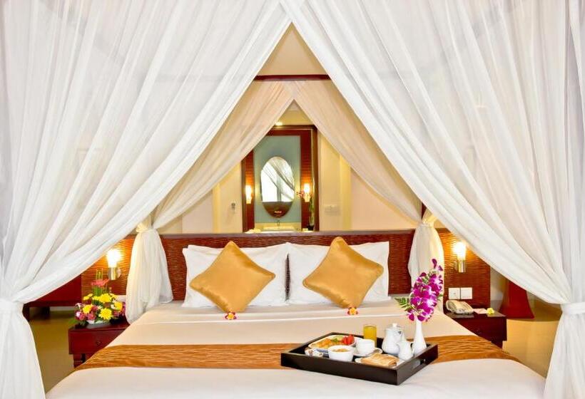 Люкс Вид на Бассейн, The Rani Hotel & Spa
