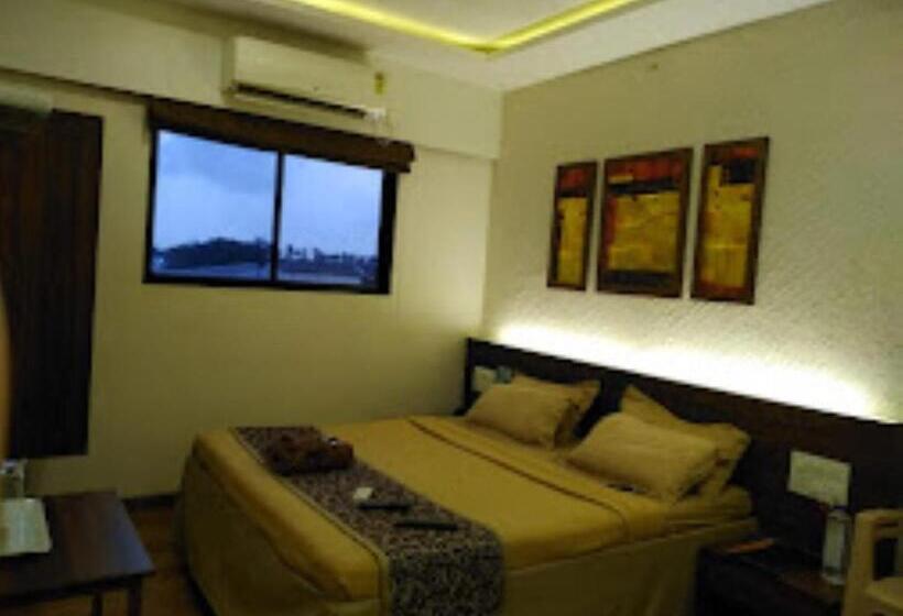 Номер Deluxe, Maratha Residency,ratnagiri