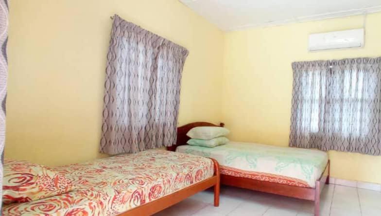 غرفة قياسية ثلاثية, Bayu Beach Chalet Pcb