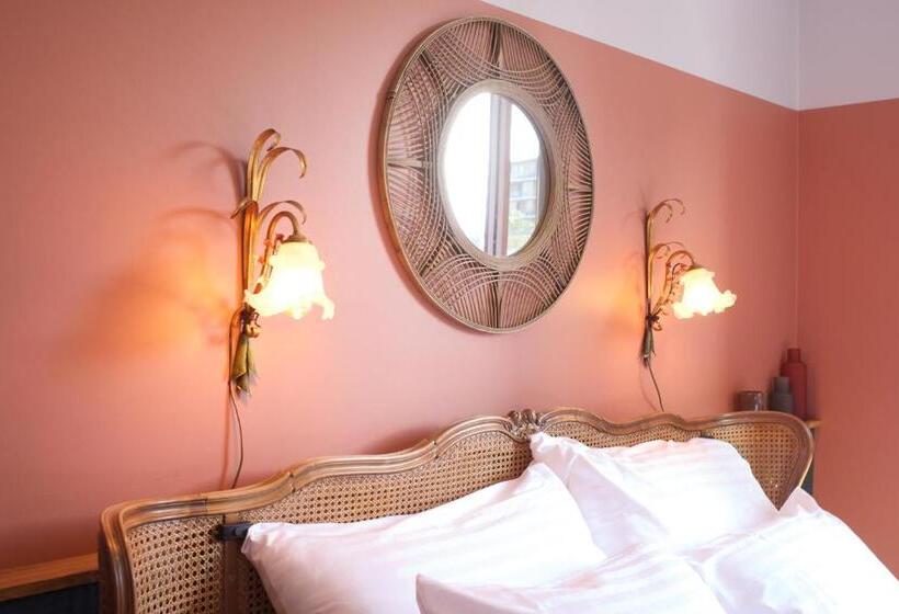 اتاق استاندارد با سرویس بهداشتی مشترک, Auberge Des Vergers