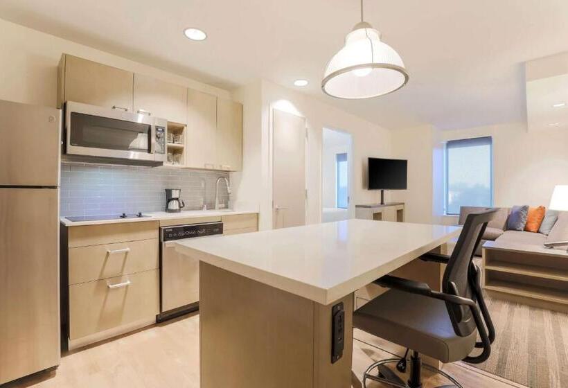 장애인을 위한 스위트, Hyatt House Davis