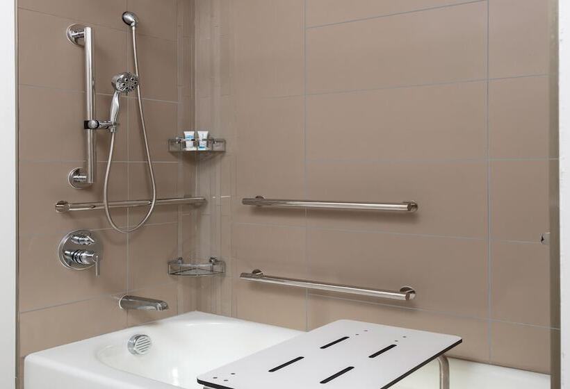 장애인을 위한 스위트, Hyatt House Davis