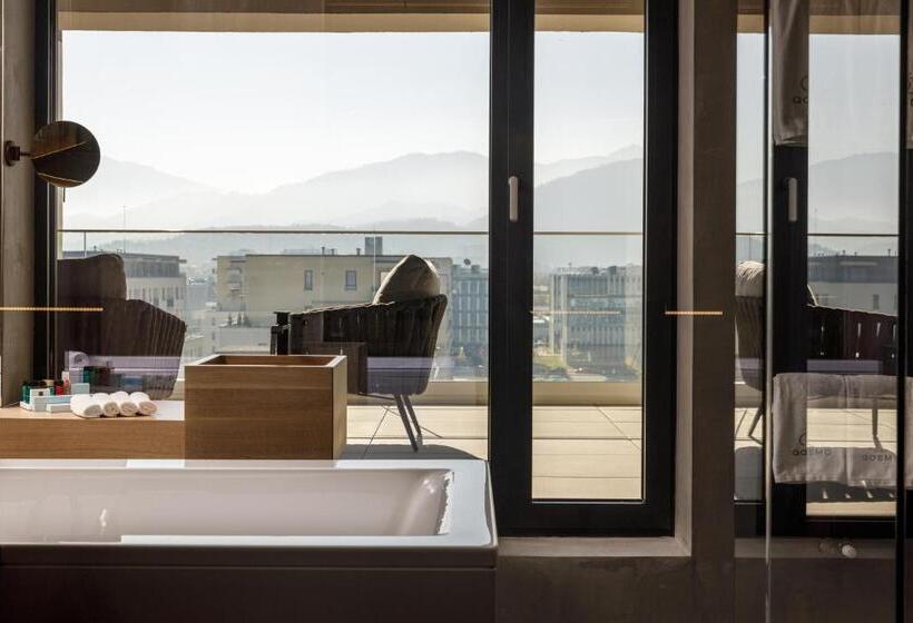 スイート, Qosmo Brasov