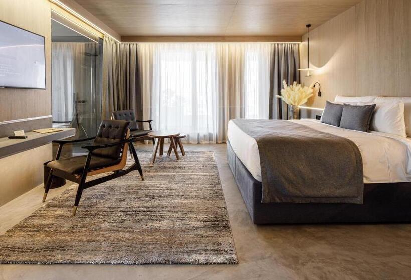 スイート, Qosmo Brasov