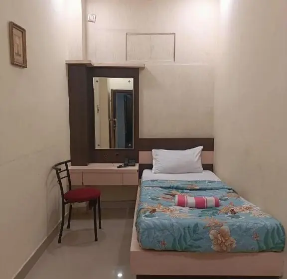 Economy Yhden Hengen Huone, Sukhmani