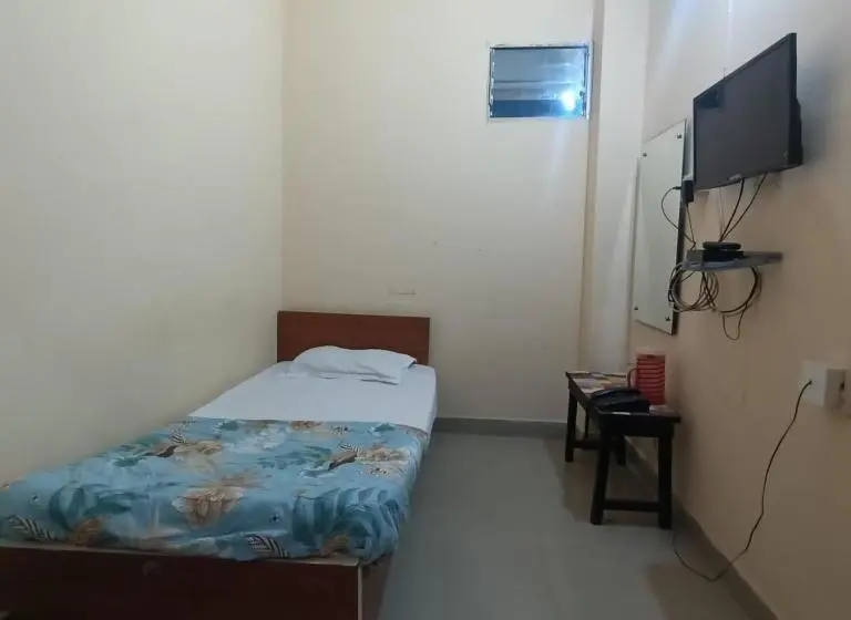 Economy Yhden Hengen Huone, Sukhmani