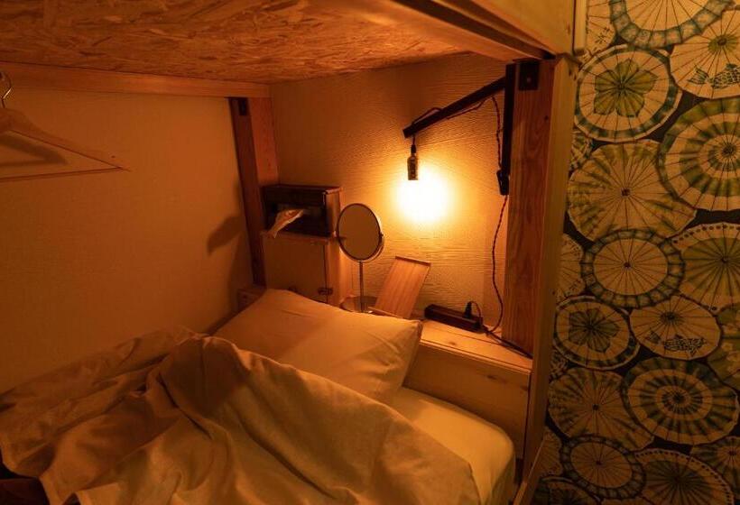 Четырехместный номер эконом класса с общей ванной комнатой, Guesthouse & Kitchen Hace