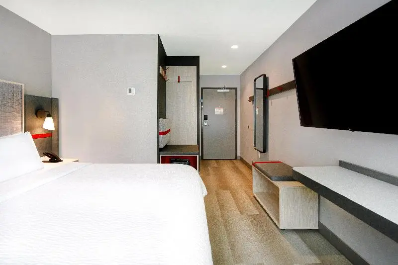 キングサイズベッドのスタンダードルーム, Avid Hotel Fort Mill Carowinds Blvd, An Ihg