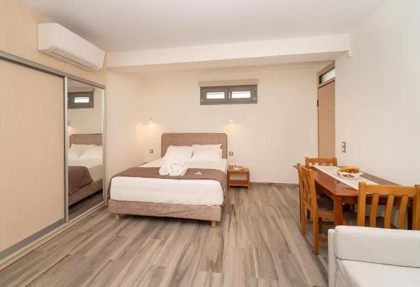 デラックススタジオ, Carlos Mansion Luxury Suites