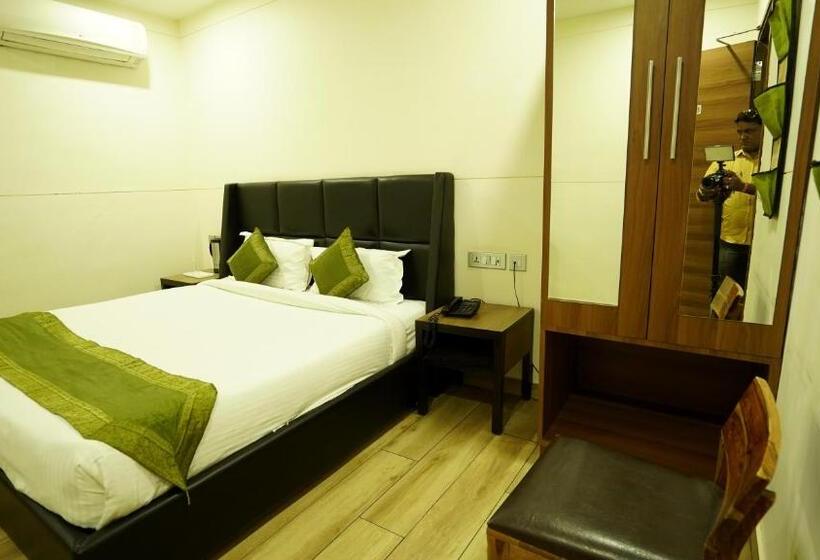 חדר דלוקס, 360