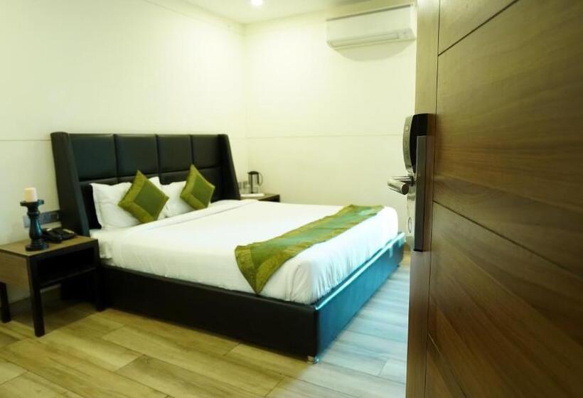 חדר דלוקס, 360