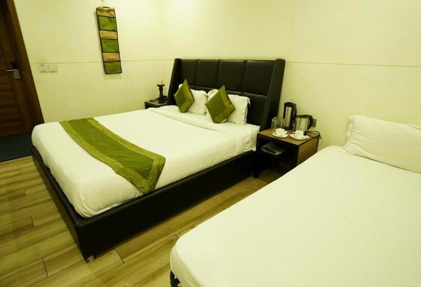 חדר דלוקס, 360