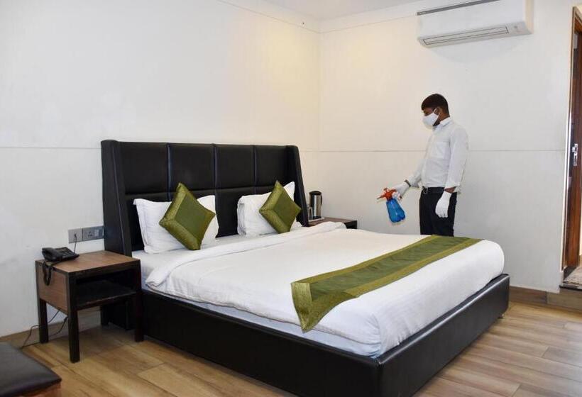 חדר דלוקס, 360