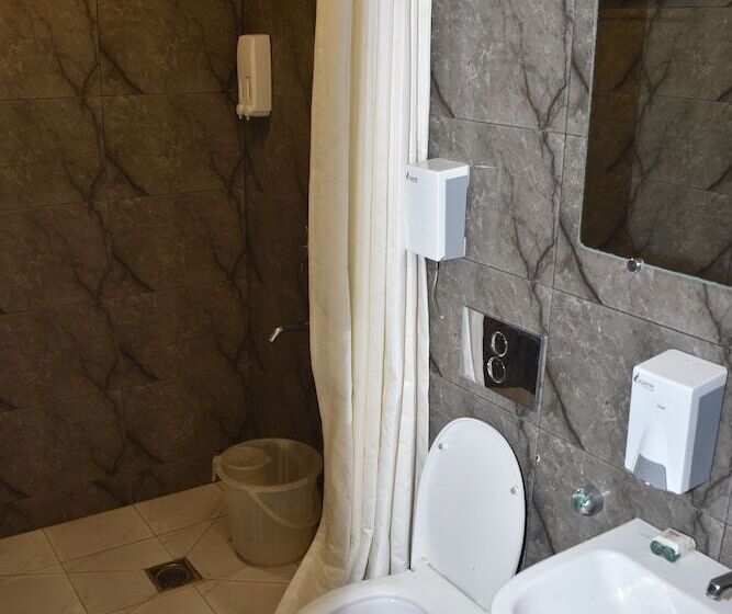 חדר דלוקס, 360